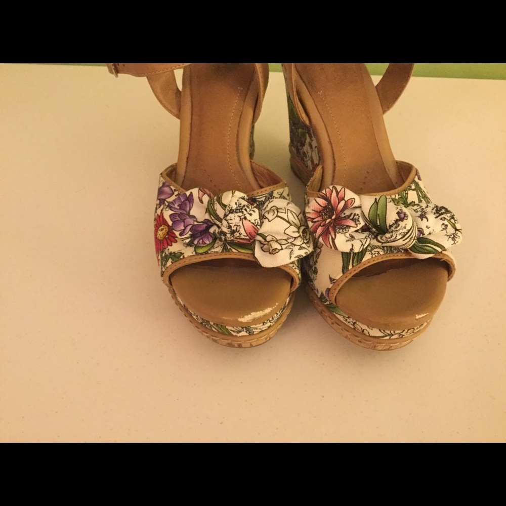 Fun Comfortable Platform - image 1